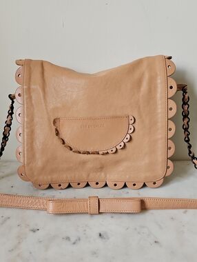 SEE BY CHLOE: Medium Scalloped Logo Bow Strap Leather Crossbody